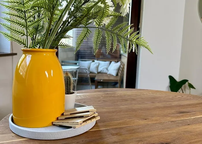 Zentrale Mit Parkplatz *