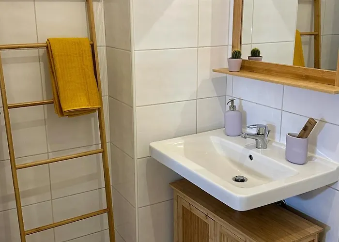 Zentrale Mit Parkplatz * גראץ