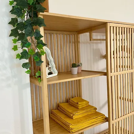 Zentrale Mit Parkplatz Appartement *