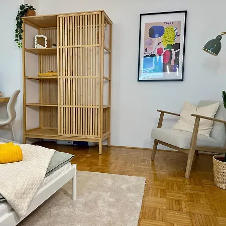 Zentrale Mit Parkplatz Апартаменты *