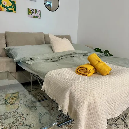 Zentrale Mit Parkplatz