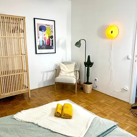 Zentrale Mit Parkplatz * Graz