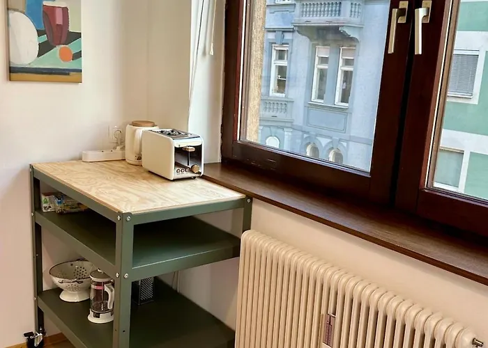 Zentrale Mit Parkplatz Lägenhet